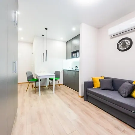 Шикарные Апартаменты, Ревудского 40В, 3 Мин Пешком М Харьковская Kyiv Exterior photo