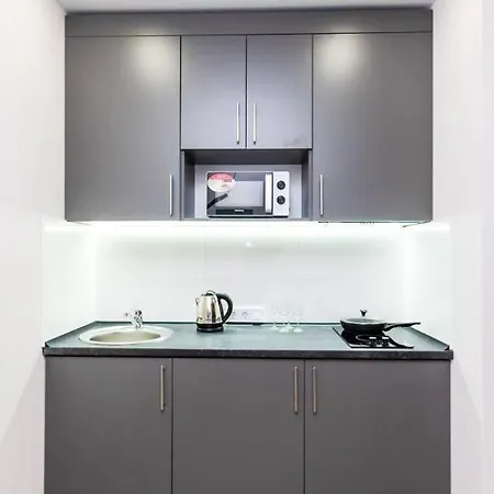 Шикарные Апартаменты, Ревудского 40В, 3 Мин Пешком М Харьковская Kyiv Exterior photo