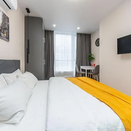 Шикарные Апартаменты, Ревудского 40В, 3 Мин Пешком М Харьковская Kyiv Exterior photo
