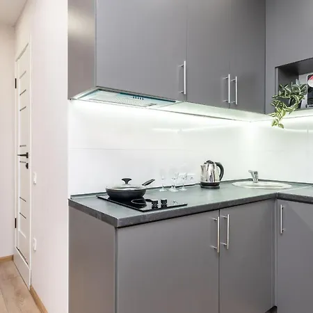 Шикарные Апартаменты, Ревудского 40В, 3 Мин Пешком М Харьковская Kyiv Exterior photo