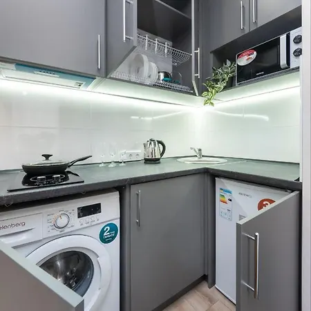 Шикарные Апартаменты, Ревудского 40В, 3 Мин Пешком М Харьковская Kyiv Exterior photo
