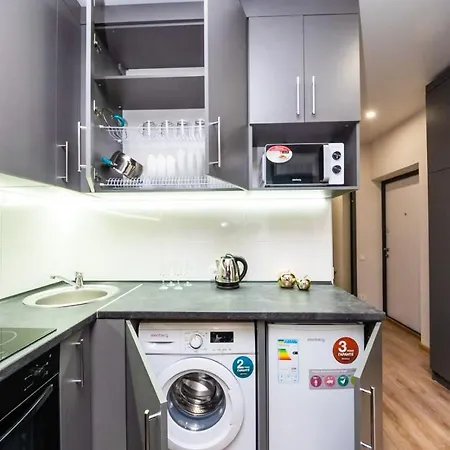 Шикарные Апартаменты, Ревудского 40В, 3 Мин Пешком М Харьковская Kyiv Exterior photo